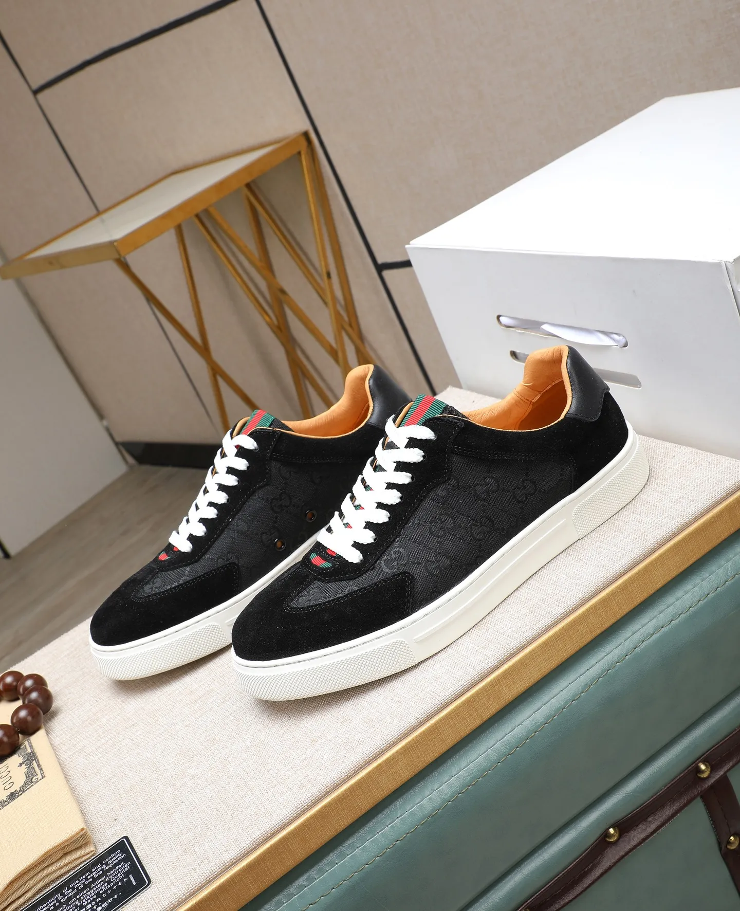 Men's shoes 💰400 GUCCI🔍🔍The latest models are on sale at the same time at the counter. Original calfskin imported from Italy, genuine leather lining, (high-end, extravagant, and classy) with exquisite workmanship. Soles: Original soles specially provided by the original factory. ⚠Exclusive double-layer movable molded soles are super comfortable⚠. Photos of the real thing🎬The real thing is better🔍🔍"High quality·Follow the order" Code number 38-44